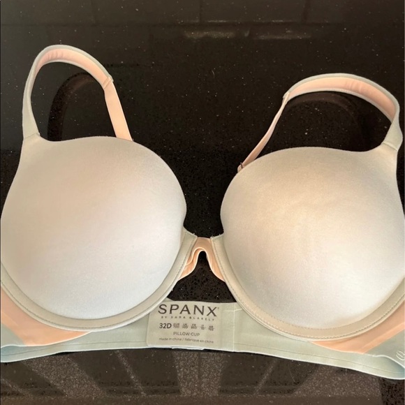 SPANX, Intimates & Sleepwear, Spanx Pillow Cup Bra Size 32d